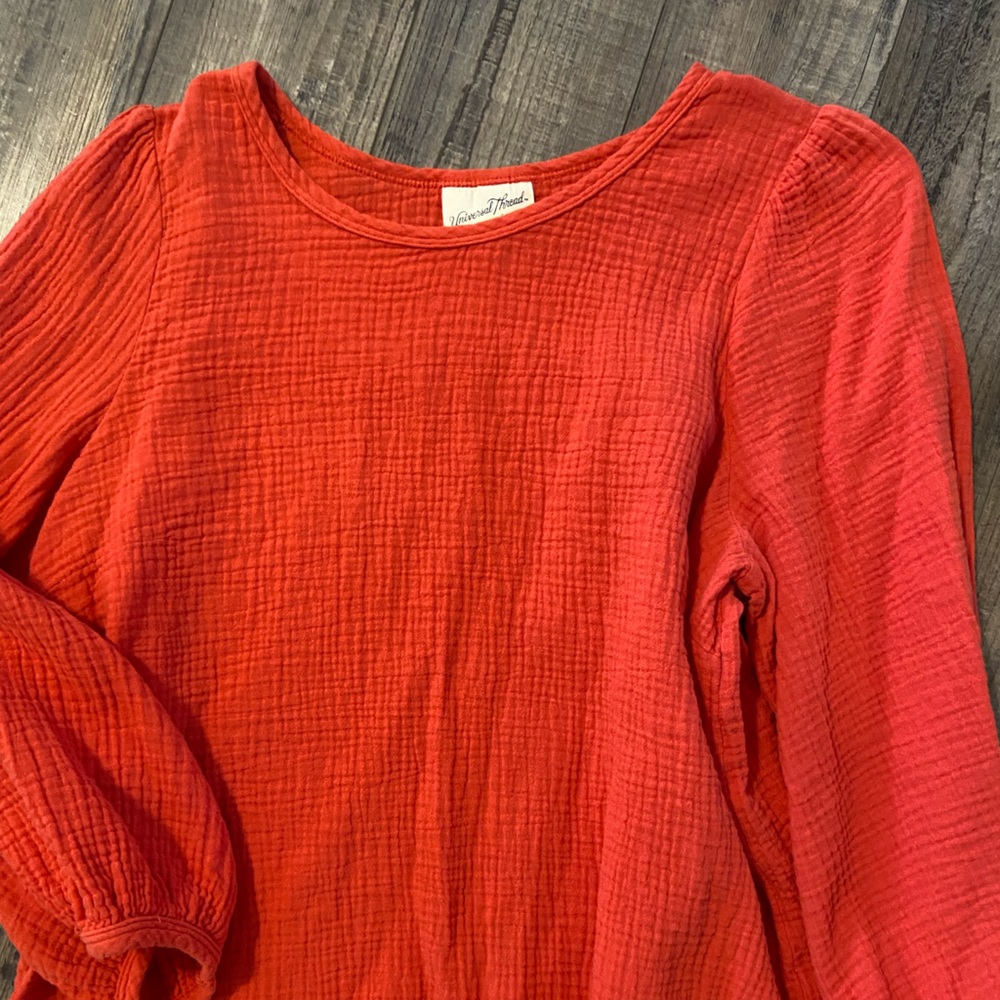 Universal thread orange red shirt